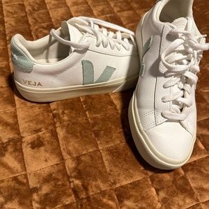 Veja Campo Low Top Shoe